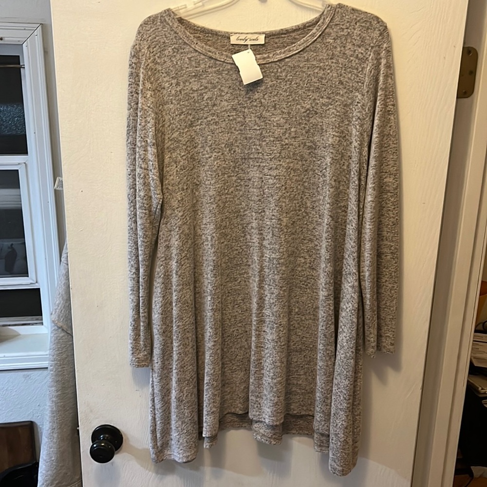 NWT Lovely Souls grey long sleeved tunic